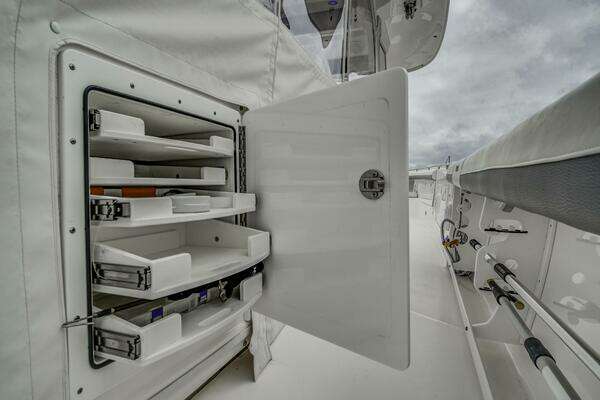 Everglades 435 Center Console Yacht For Sale