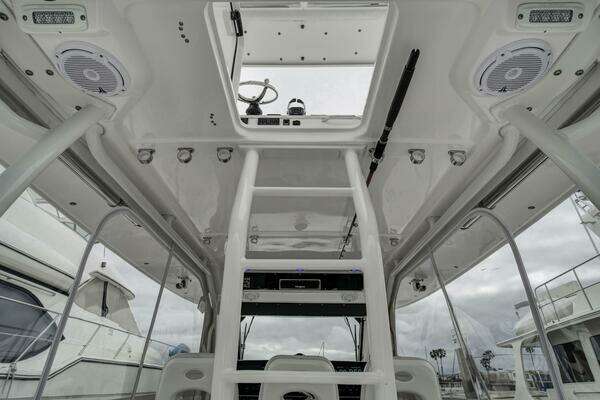 Everglades 435 Center Console Yacht For Sale