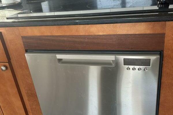 52ft Harbor Home Yacht For Sale