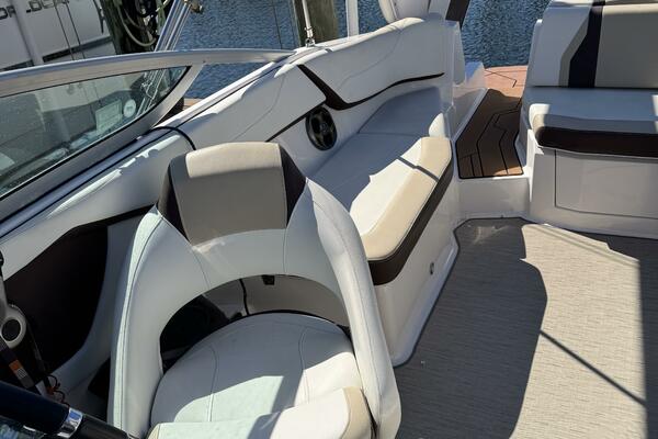 23ft Regal Yacht For Sale