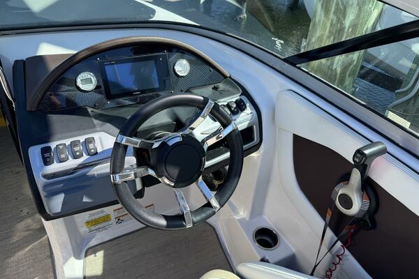 23ft Regal Yacht For Sale