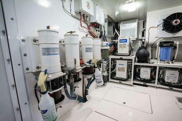 Viking Viking 66 Convertible Yacht For Sale