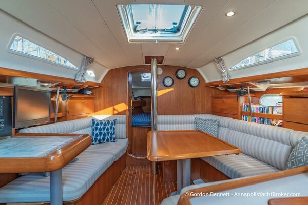 Opie Bea 37ft Jeanneau Yacht For Sale