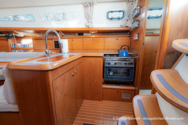 Opie Bea 37ft Jeanneau Yacht For Sale