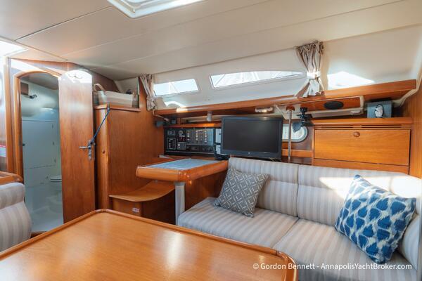 Opie Bea 37ft Jeanneau Yacht For Sale
