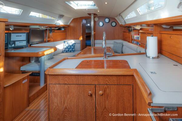Opie Bea 37ft Jeanneau Yacht For Sale