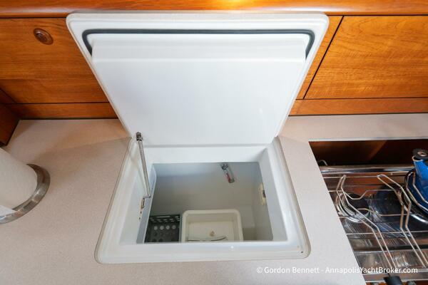 Opie Bea 37ft Jeanneau Yacht For Sale