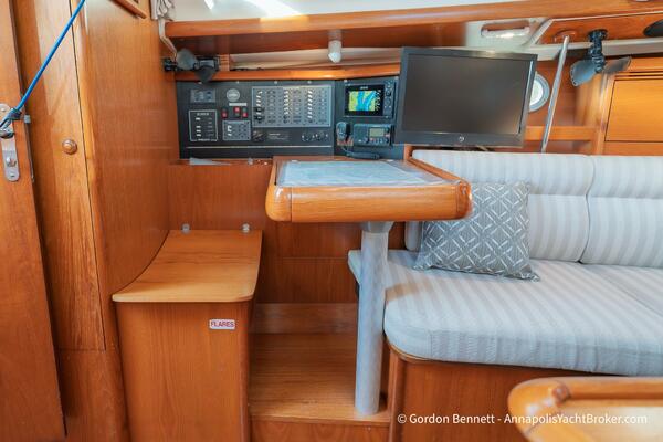 Opie Bea 37ft Jeanneau Yacht For Sale