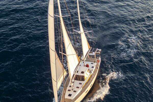 Amel 55 Yacht For Sale