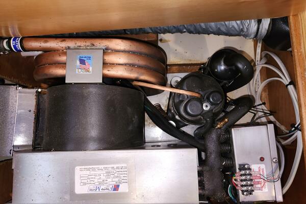 Delphina 55ft Waterline Yacht For Sale