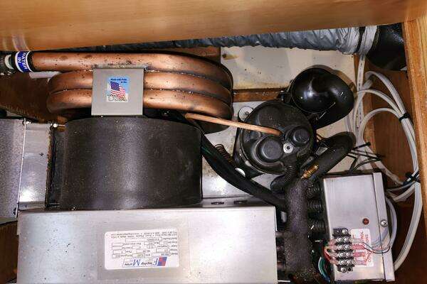 Waterline 55 Yacht For Sale