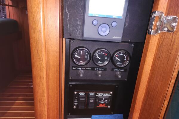 Delphina 55ft Waterline Yacht For Sale