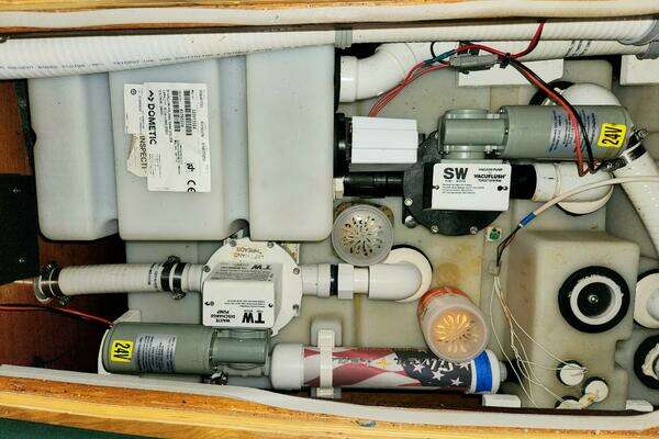 Waterline 55 Yacht For Sale