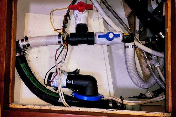 Waterline 55 Yacht For Sale