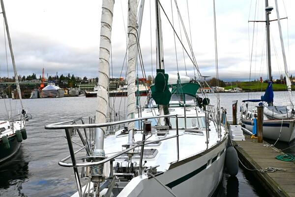 Delphina 55ft Waterline Yacht For Sale