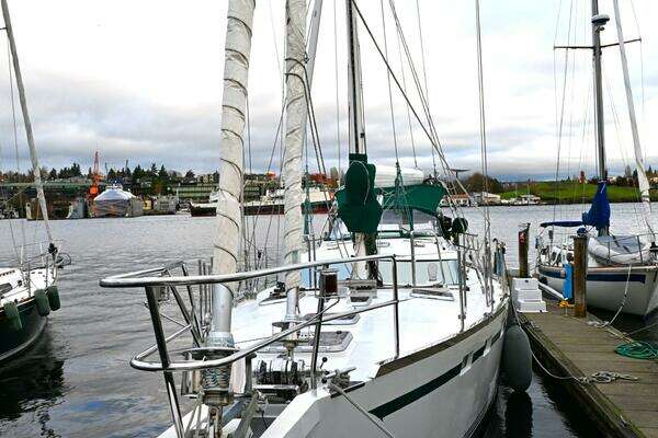 Waterline 55 Yacht For Sale