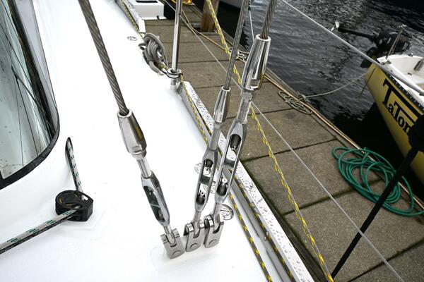 Delphina 55ft Waterline Yacht For Sale