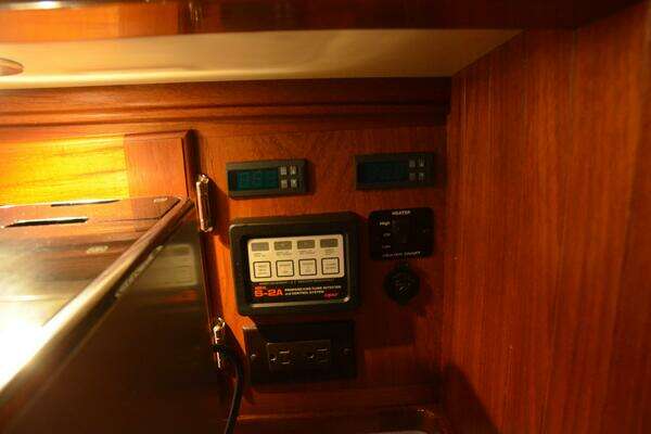 Waterline 55 Yacht For Sale