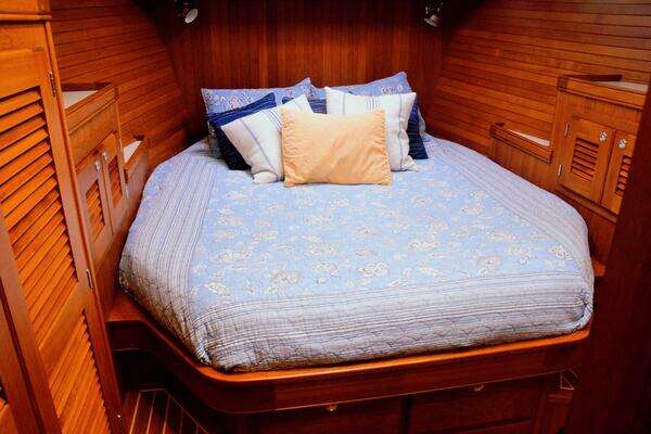 Waterline 55 Yacht For Sale