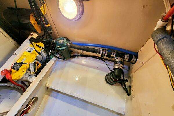 Waterline 55 Yacht For Sale