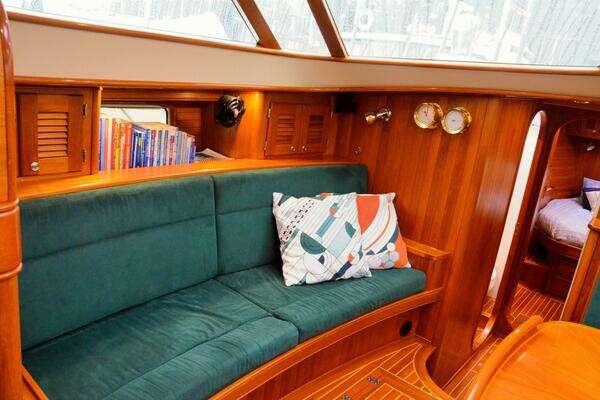 Waterline 55 Yacht For Sale