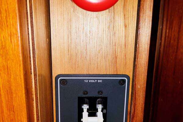 Waterline 55 Yacht For Sale