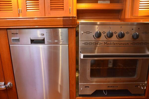 Delphina 55ft Waterline Yacht For Sale