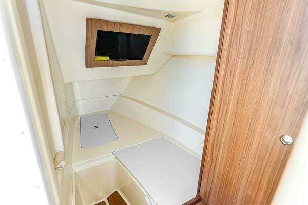 Chris-Craft Launch 35 GT OB Yacht For Sale