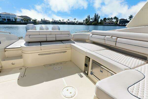 Chris-Craft Launch 35 GT OB Yacht For Sale