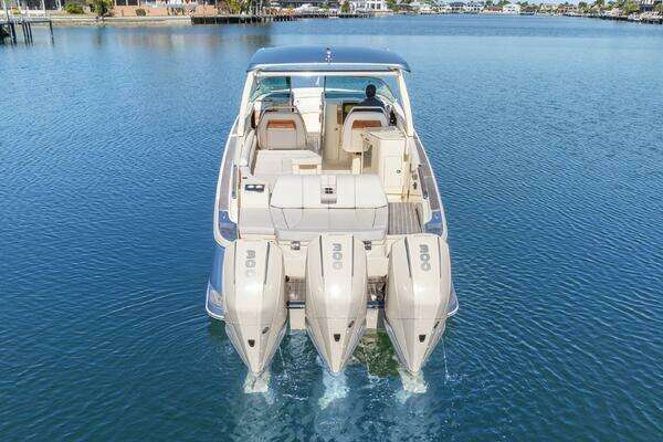 Chris-Craft Launch 35 GT OB Yacht For Sale