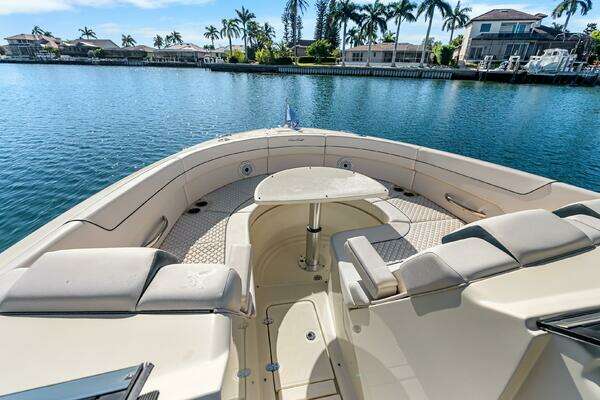 Chris-Craft Launch 35 GT OB Yacht For Sale