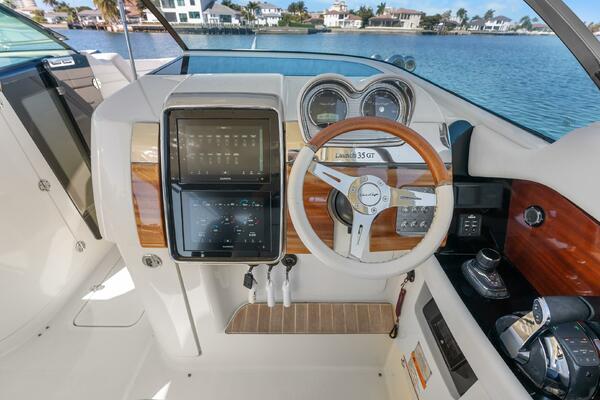 35ft Chris Craft Yacht For Sale