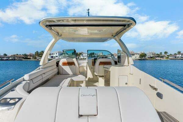 Chris-Craft Launch 35 GT OB Yacht For Sale