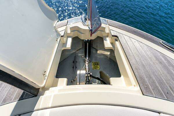 Chris-Craft Launch 35 GT OB Yacht For Sale