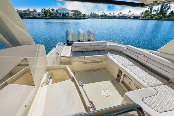 Chris-Craft Launch 35 GT OB Yacht For Sale