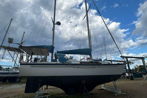 Garuda 36ft Pearson Yacht For Sale