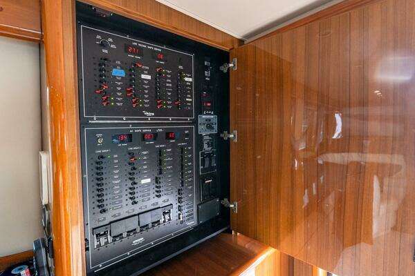 Viking 64 Convertible Yacht For Sale