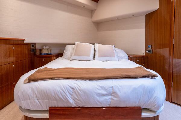 FIVE SEAS 64ft Viking Yacht For Sale