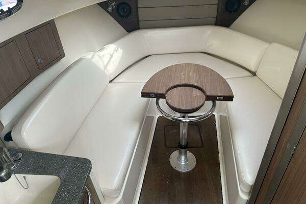 2016 Boston Whaler 31