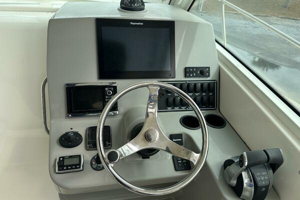 31ft Boston Whaler Yacht For Sale
