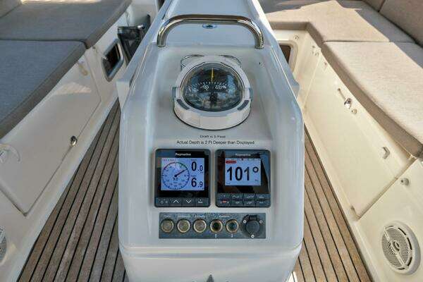 Jeanneau 440 Yacht For Sale