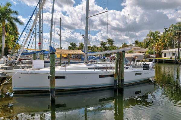 Dantari 44ft Jeanneau Yacht For Sale