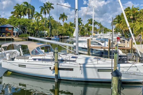 Dantari 44ft Jeanneau Yacht For Sale