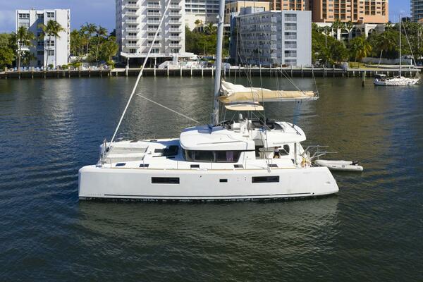 Rhapsody 52ft Lagoon Yacht For Sale