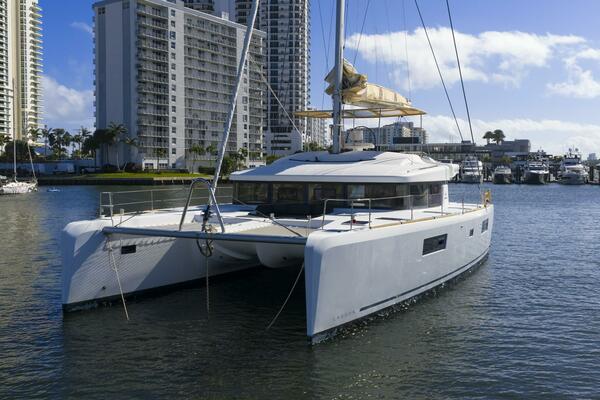 Rhapsody 52ft Lagoon Yacht For Sale