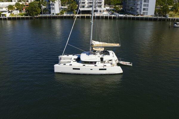 Rhapsody 52ft Lagoon Yacht For Sale
