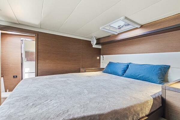 Rhapsody 52ft Lagoon Yacht For Sale