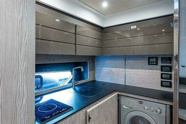 Azimut 45 Atlantis Yacht For Sale