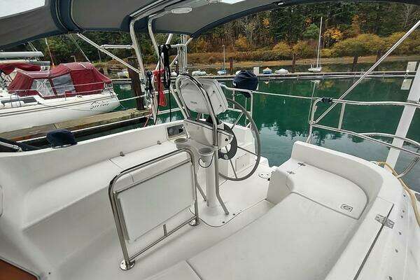 Hunter  Yacht For Sale