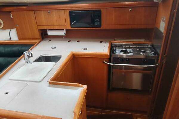Hunter  Yacht For Sale